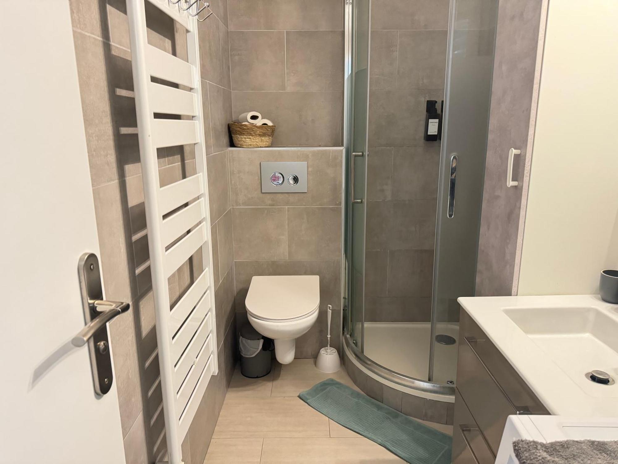 Apartment Charming Intim In Paris South